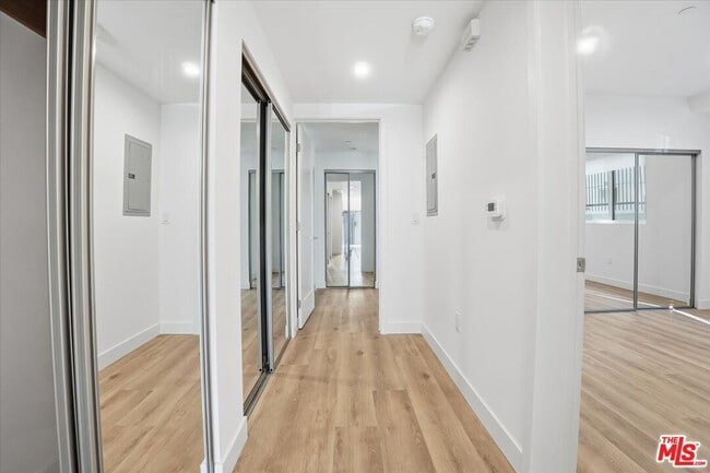 Building Photo - 1820 Prosser Ave