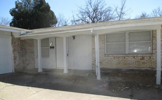 Primary Photo - 3 Bedroom House