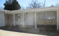 Building Photo - 3 Bedroom House