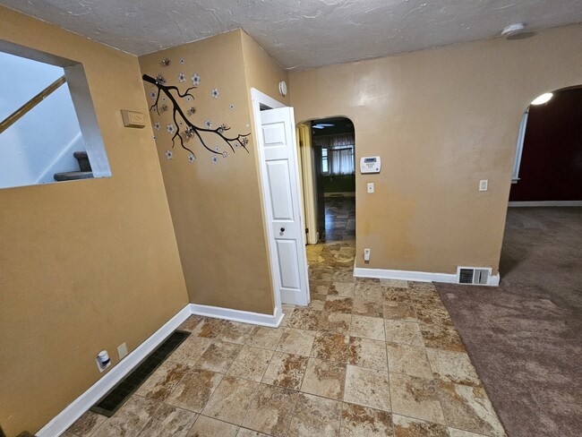 Building Photo - 15218 Shiloh Rd