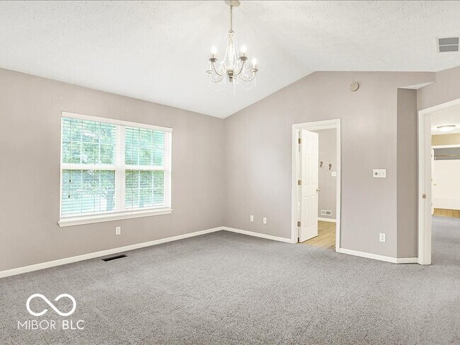 Building Photo - 7133 Silver Lake Dr
