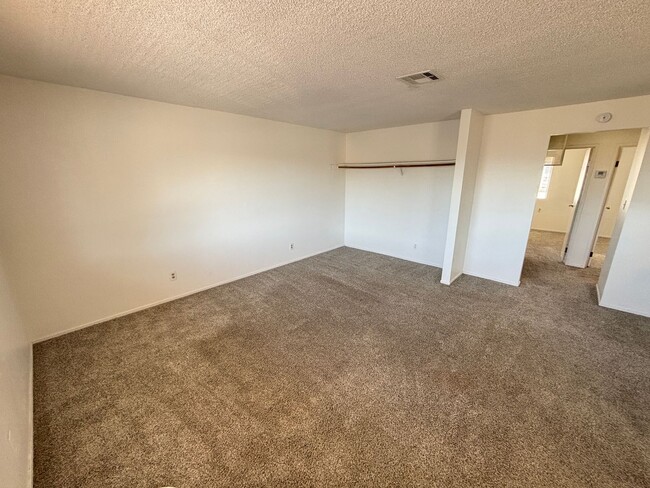 Building Photo - 147 Westminster Way