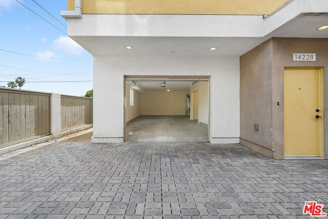 Building Photo - 14228 Sylvan St