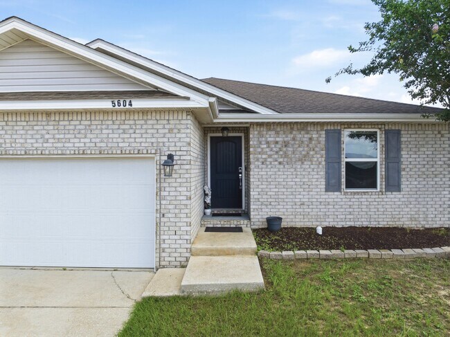 Building Photo - 5604 Shooting Star Ct