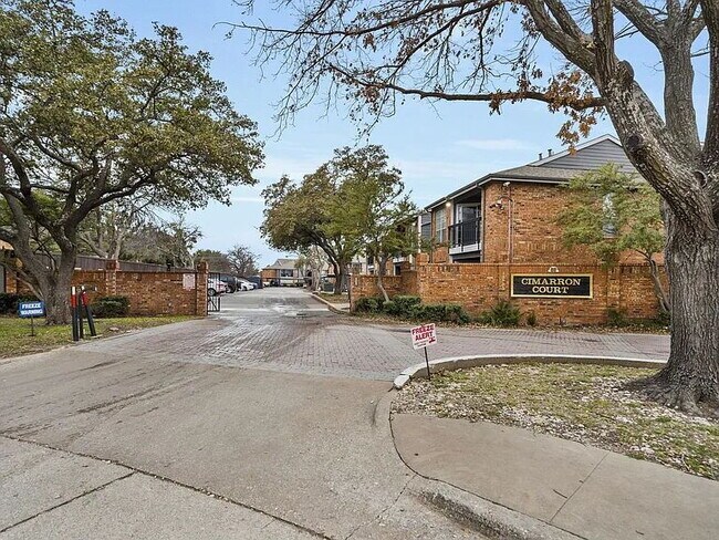 Building Photo - Charming 1-Bedroom Condo in Gated North Da...