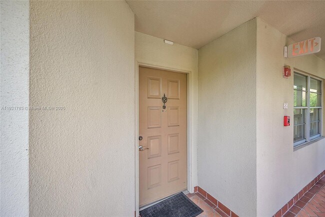 Building Photo - 1604 Abaco Dr