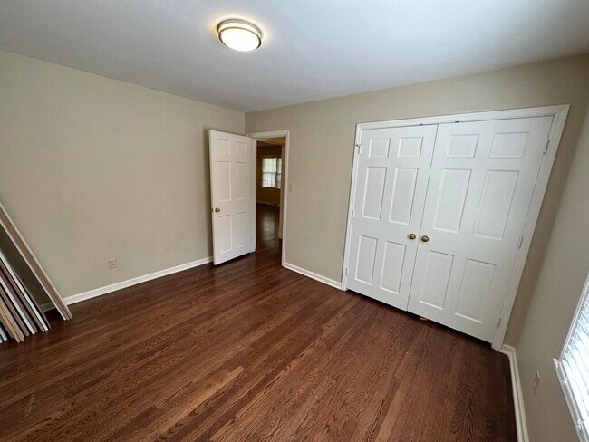 Building Photo - 2008 Fontaine Rd