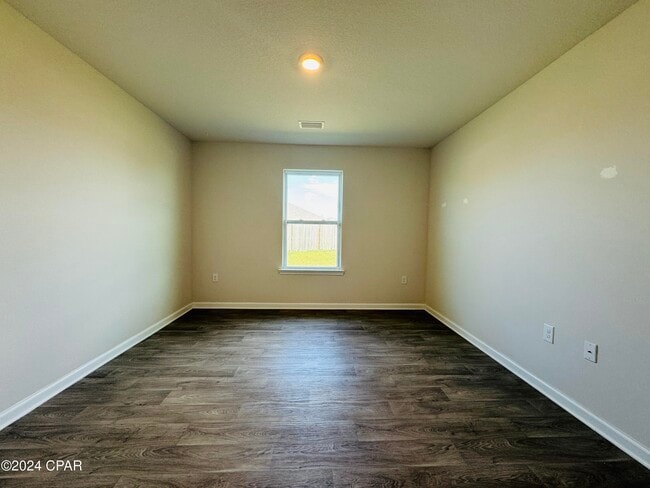 Building Photo - 120 Tiller Dr