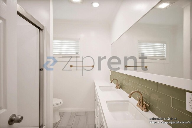 Building Photo - 2122 N Beverly Glen Blvd