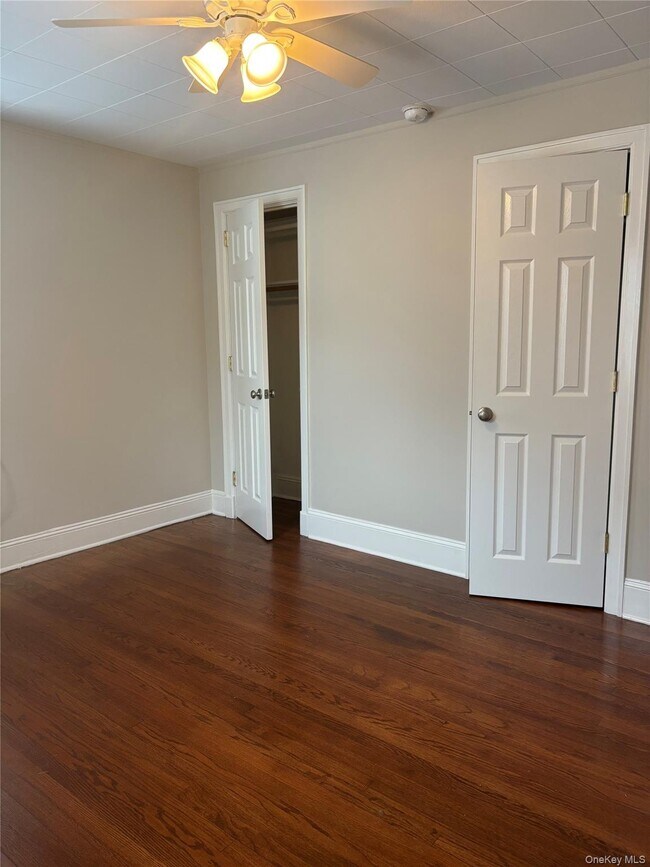 Building Photo - 19 Hall Ave