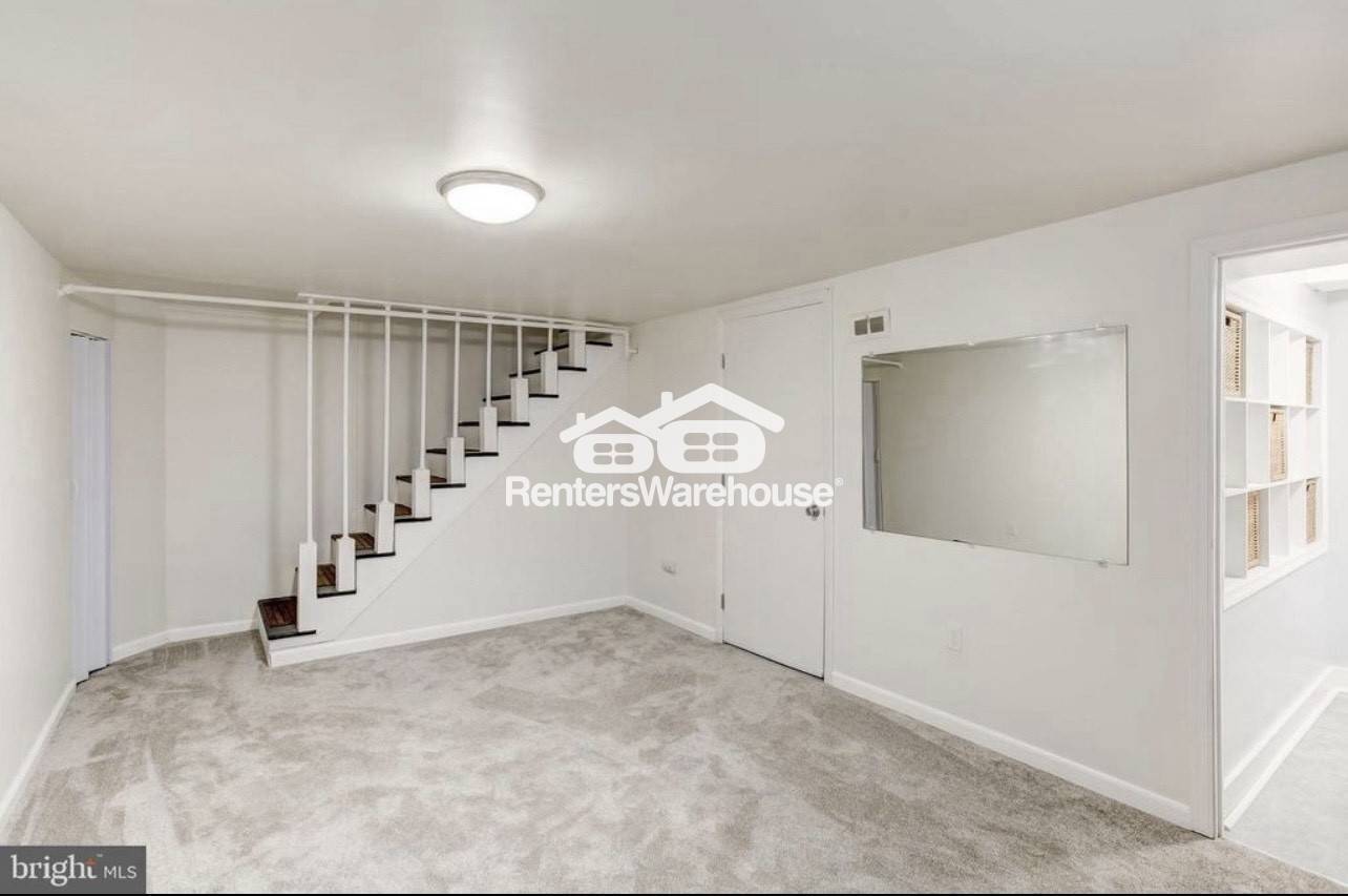 Building Photo - 3219 Taylor Ave