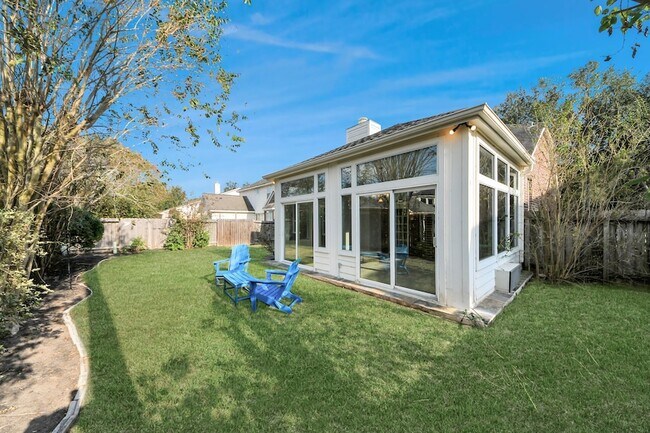 Building Photo - 20922 Whitevine Way