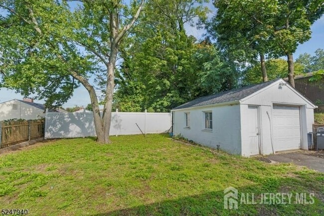 Building Photo - 67 Woodland Ave