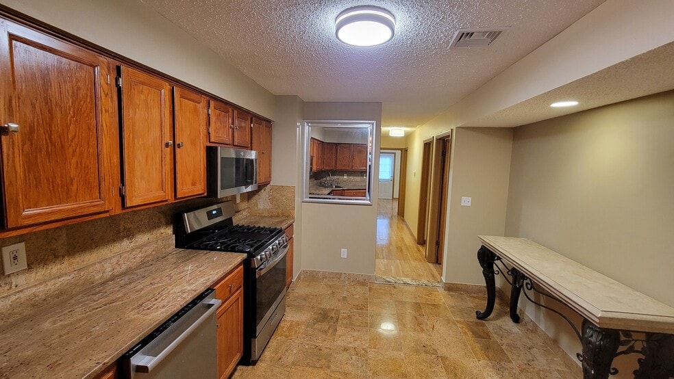 Building Photo - 213 69th St