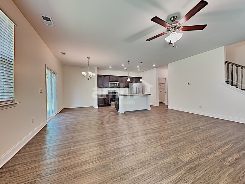 Building Photo - 124 Sweet Gum Dr