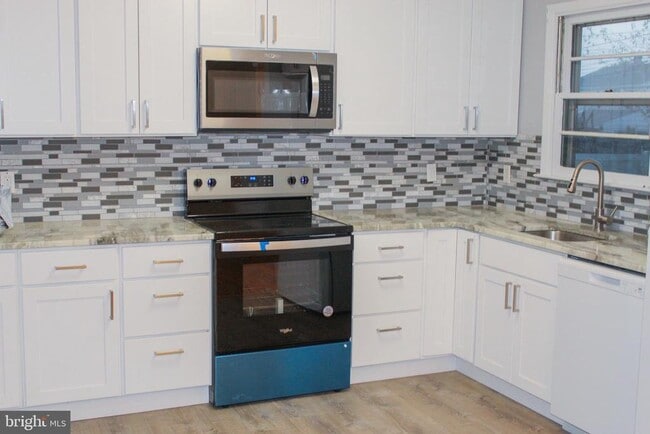 Building Photo - 2122 Elder Dr