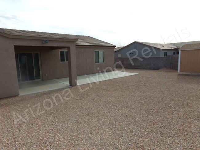 Building Photo - SUPER CLEAN 4 BEDROOM HOME