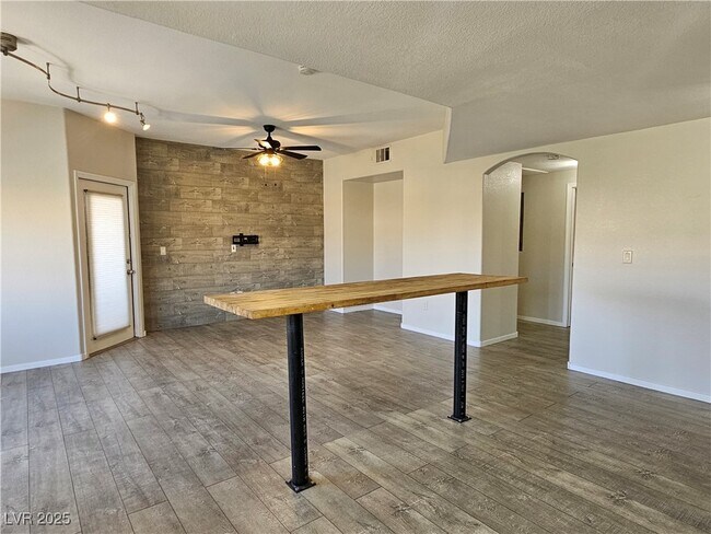 Building Photo - 6160 Rumrill St