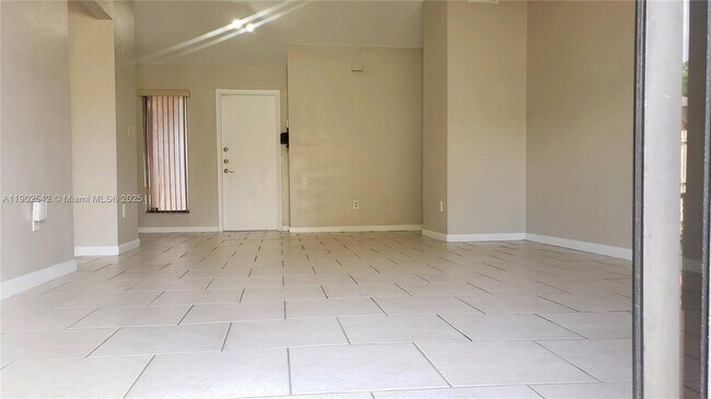 Building Photo - 10123 SW 145th Ct