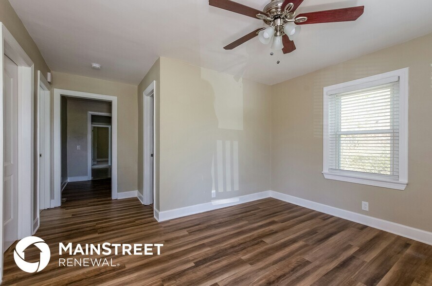 Building Photo - 928 Holland Ave