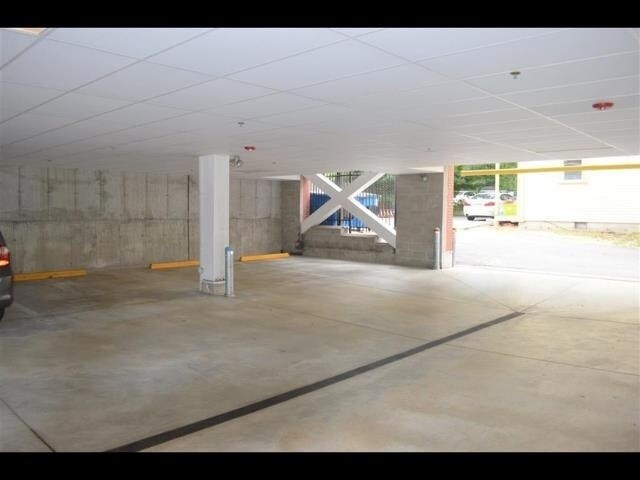 Building Photo - 2 Silver St