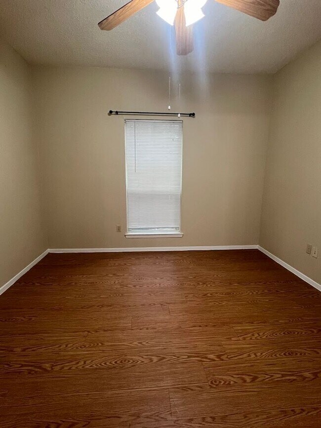 Building Photo - Beautiful 1BD / 1BA - W/D - North Campus - Law School - Engineering - $1495