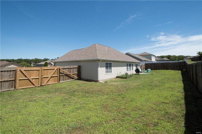 Building Photo - Home in Pioneer Ridge – Pet Friendly & Min...