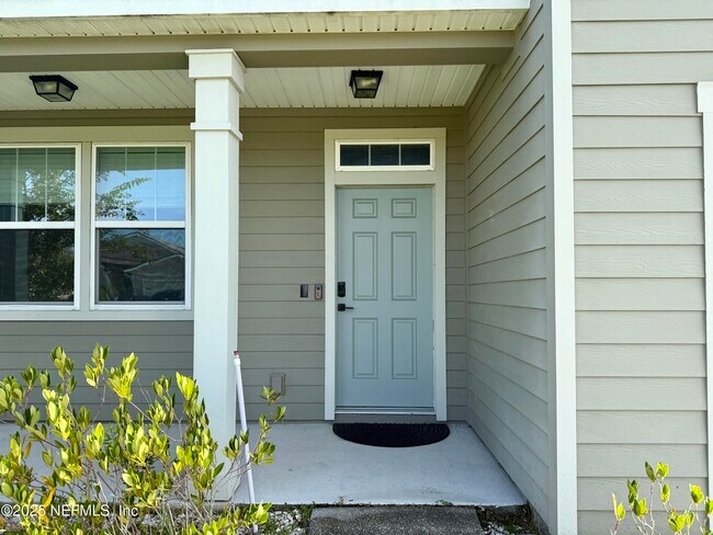 Building Photo - 2200 Pebble Point Dr