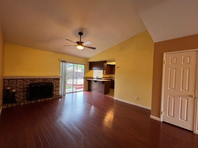 Building Photo - **Beautiful 4 Bdrm 2 Bath Home 5 Minutes t...