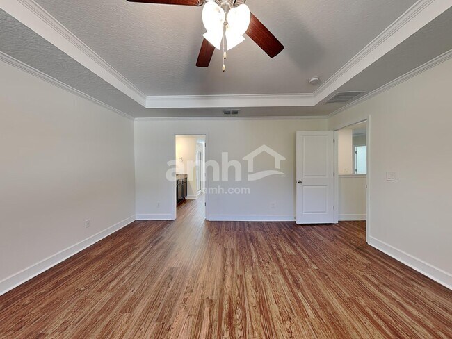 Building Photo - 1336 Mount Logan Dr