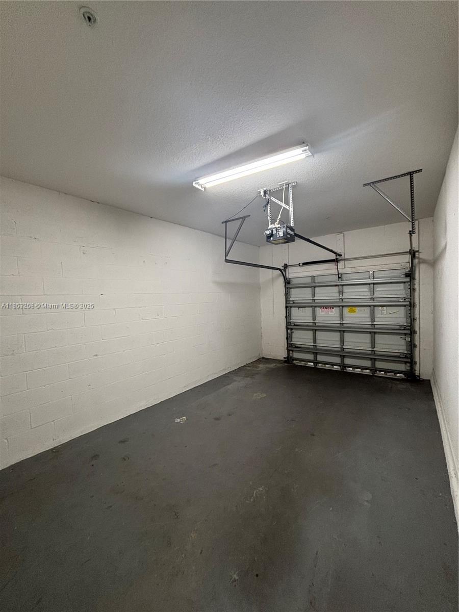 Building Photo - 290 SW 7th Ct