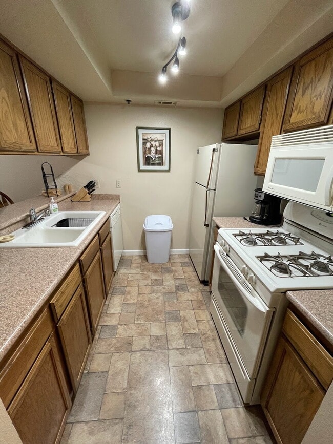 Building Photo - 759 Boulder Ct