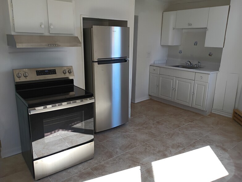 Building Photo - 10 Flint St