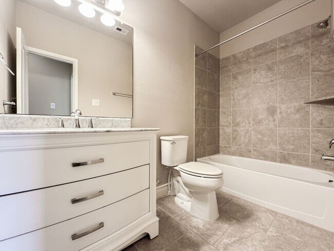 Building Photo - 10 Pilot Rock Pl