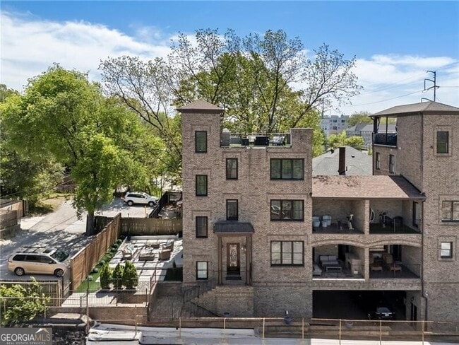 Building Photo - 631 Boulevard NE