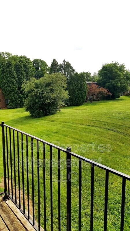 Primary Photo - 1120 King Louis Ct