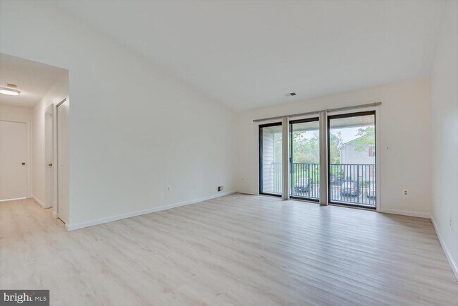 Building Photo - 64 Taylor Dr