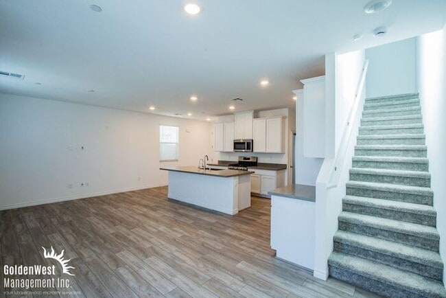 Building Photo - Modern 3Bdm 2.5Ba Home Home in Skye Canyon with Premium Community Amenities