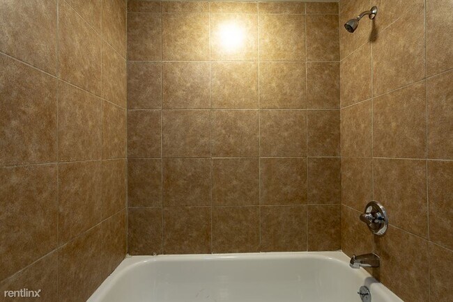 Building Photo - 2 br, 2 bath Condo - 701 North Harlan Stre...