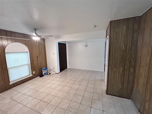 Building Photo - 705 Edelweiss Dr