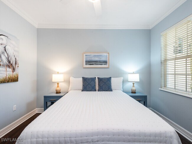 Building Photo - 2012 Tarpon Bay Dr N