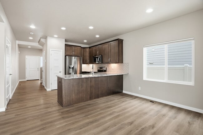 Building Photo - 2067 W Alsea Ave