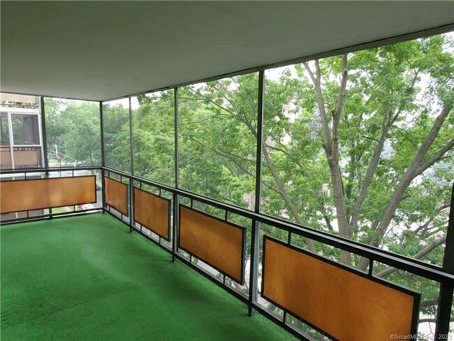 Building Photo - 80 Cartright St