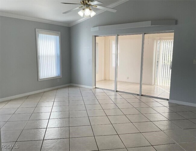 Building Photo - 3216 SW 7th Pl