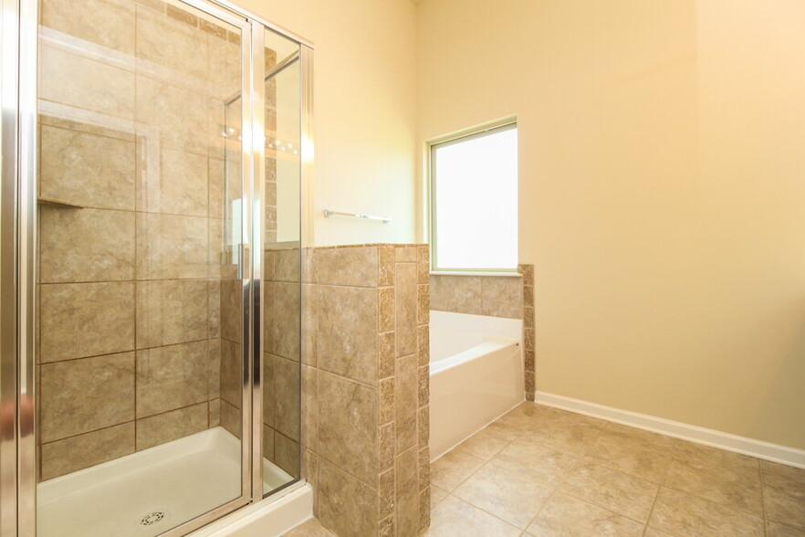 Building Photo - 4760 Carnegie Ct