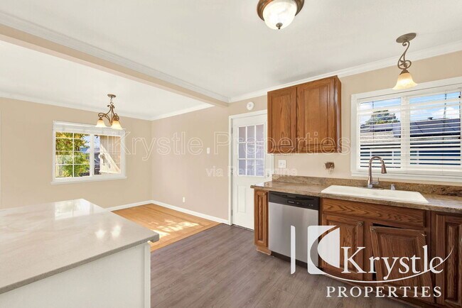 Building Photo - 342 Los Altos Pl