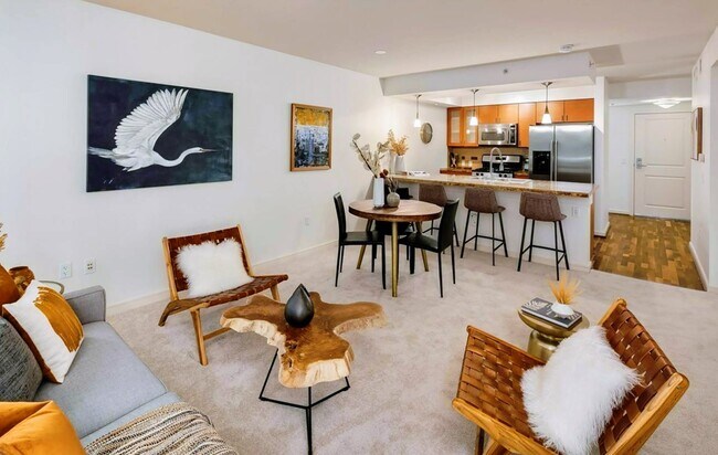 Dining room with possibility of bar stools on countertop as well - 819 Virginia St