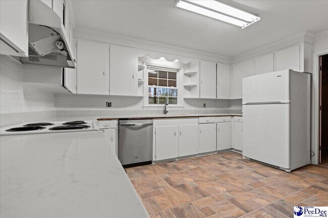 Building Photo - 2223 Camlin Ln