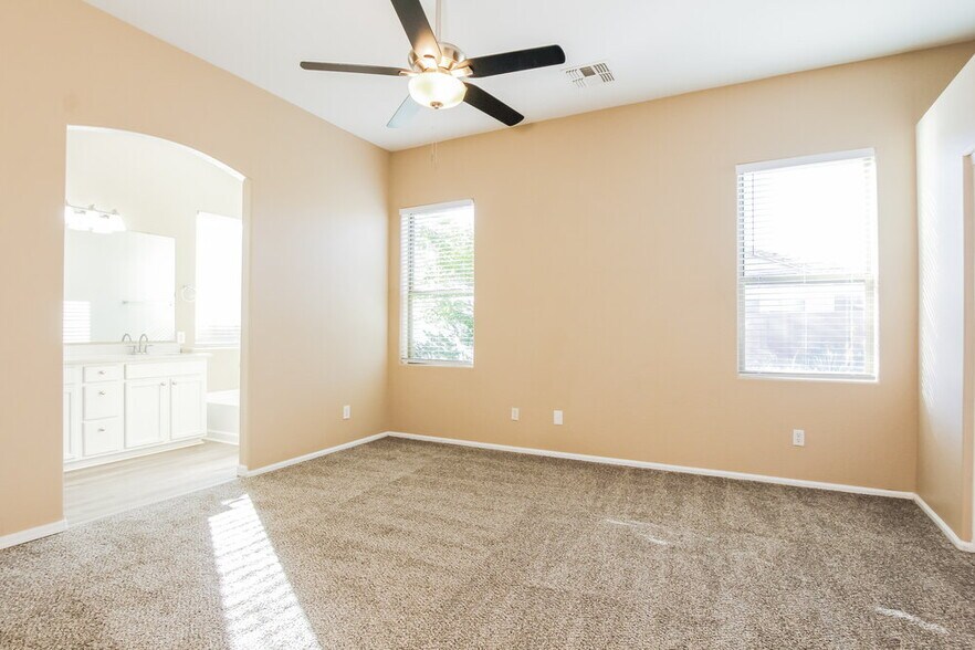 Building Photo - 5037 W Nancy Ln