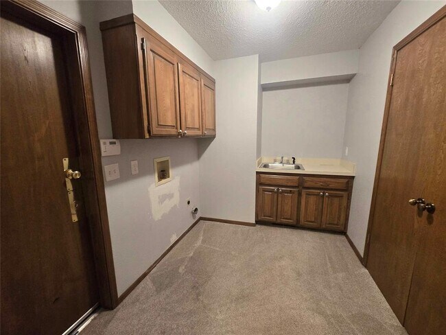 Building Photo - 4009 Cherry Hill Ln